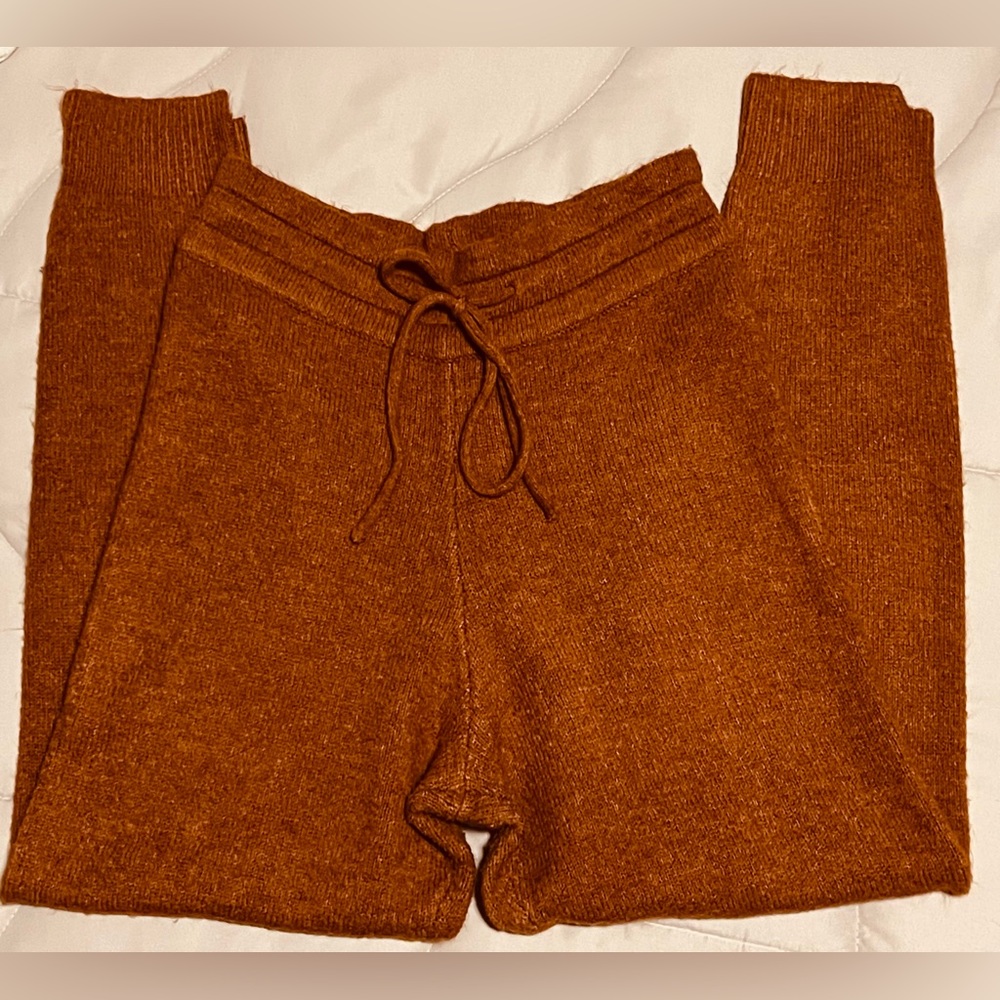 Set: Jogger & Sweater with Pocket - Picture 7 of 15